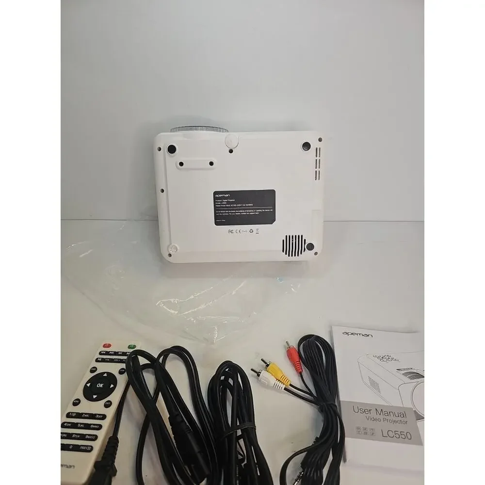 APEMAN LC550 Mini Video Projector 1280X720P LCD *NO BOX COMPLETE*